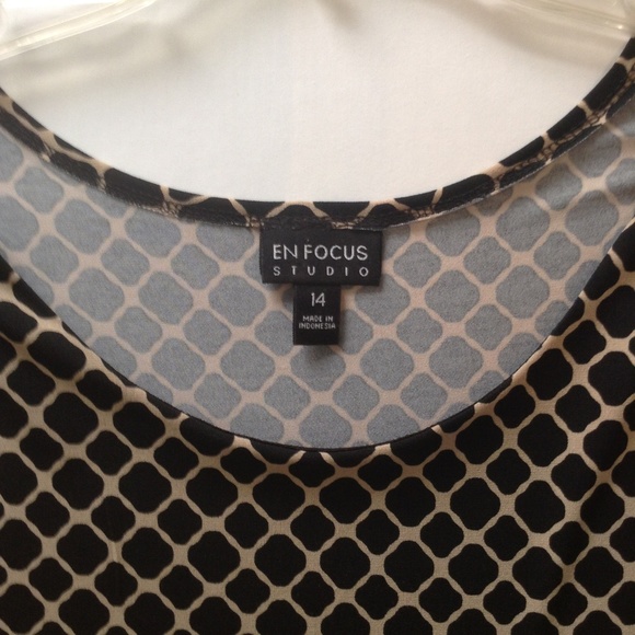 Enfocus Studio Geo Print Knit Shirred Dress - Picture 6 of 7